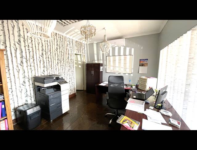 350M² MEDICAL SUITE FOR SALE IN SINOVILLE